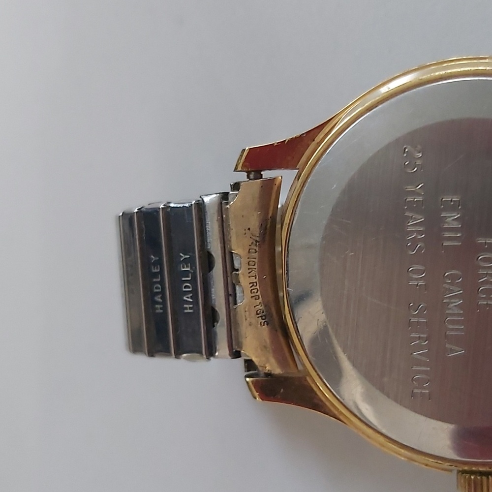 Omega Gold Quartz Watch - Picture 7 of 15
